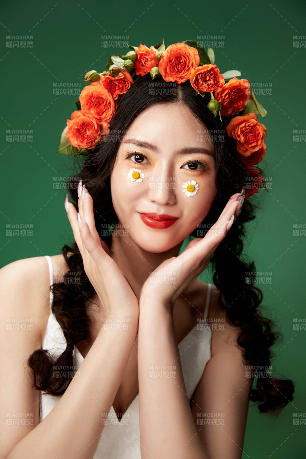 时尚亚洲女性婚纱妆面彩妆图片