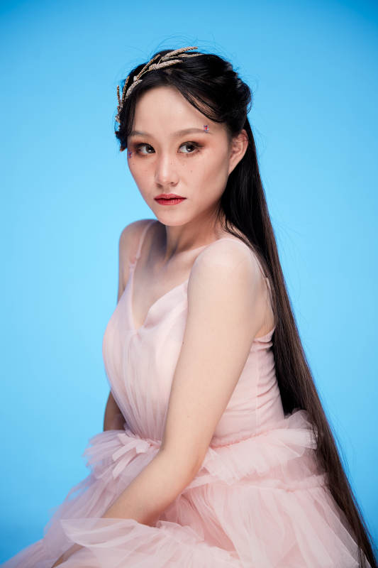 女性婚纱妆面图片