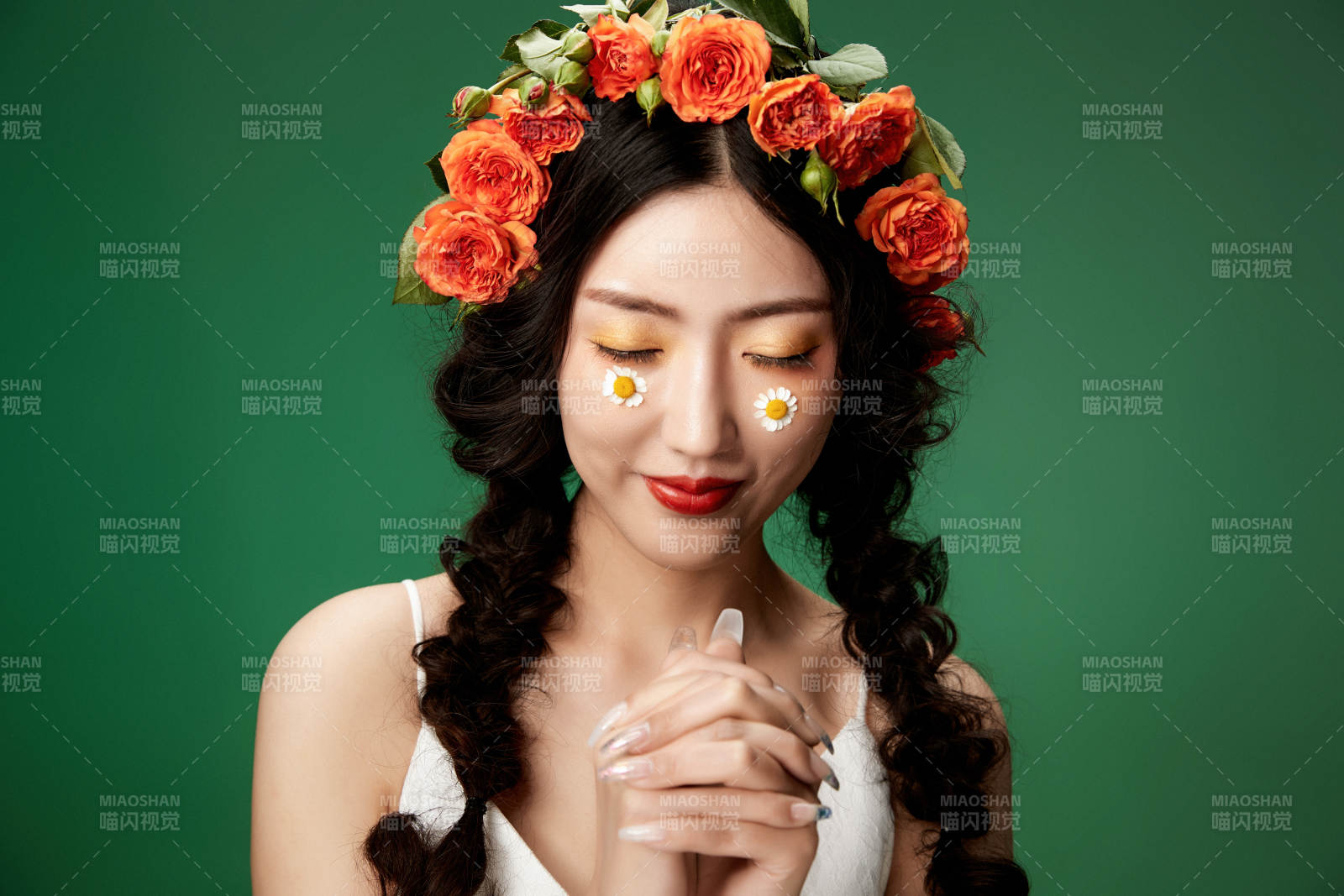 时尚亚洲女性婚纱妆面彩妆图片