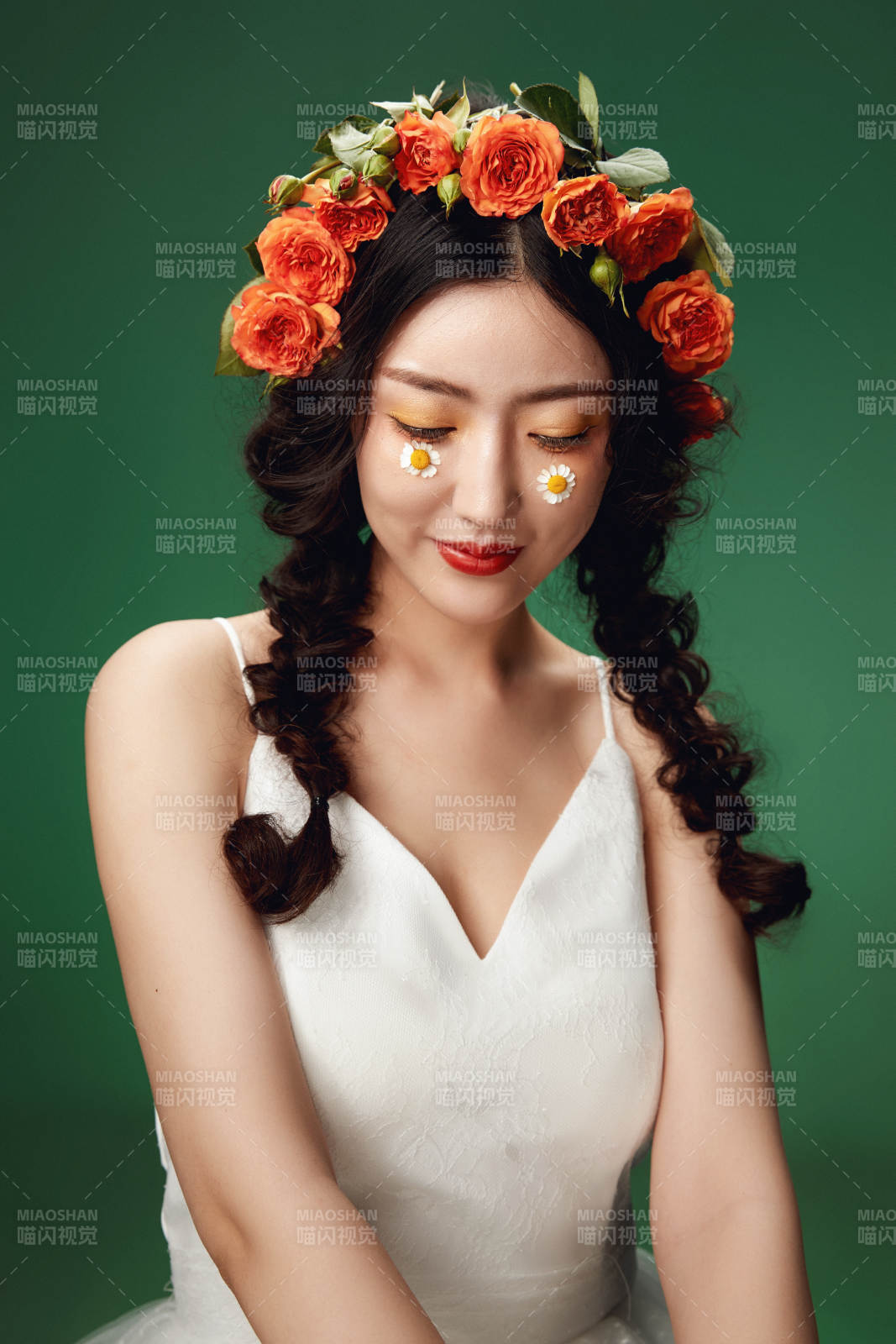 时尚亚洲女性婚纱妆面彩妆图片