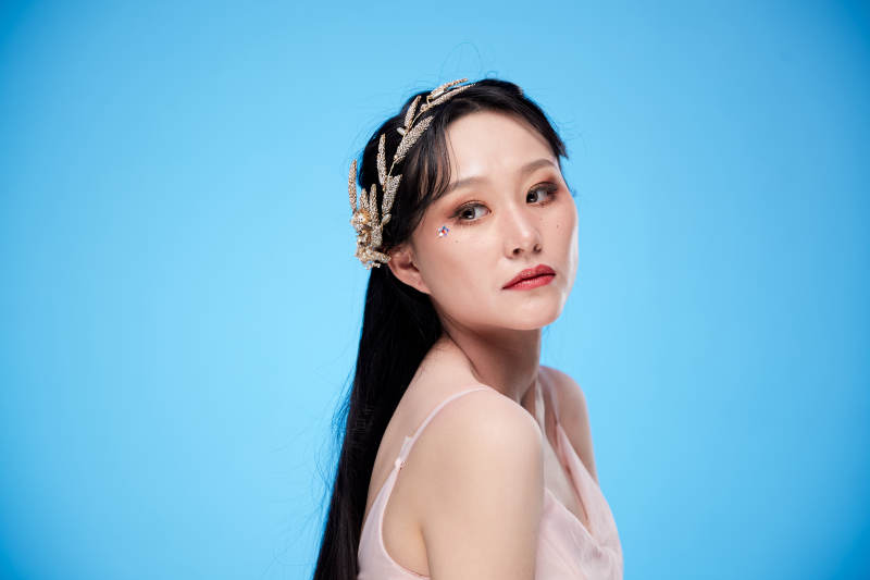 女性婚纱妆面图片