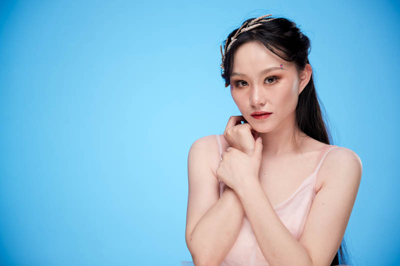 女性婚纱妆面图片