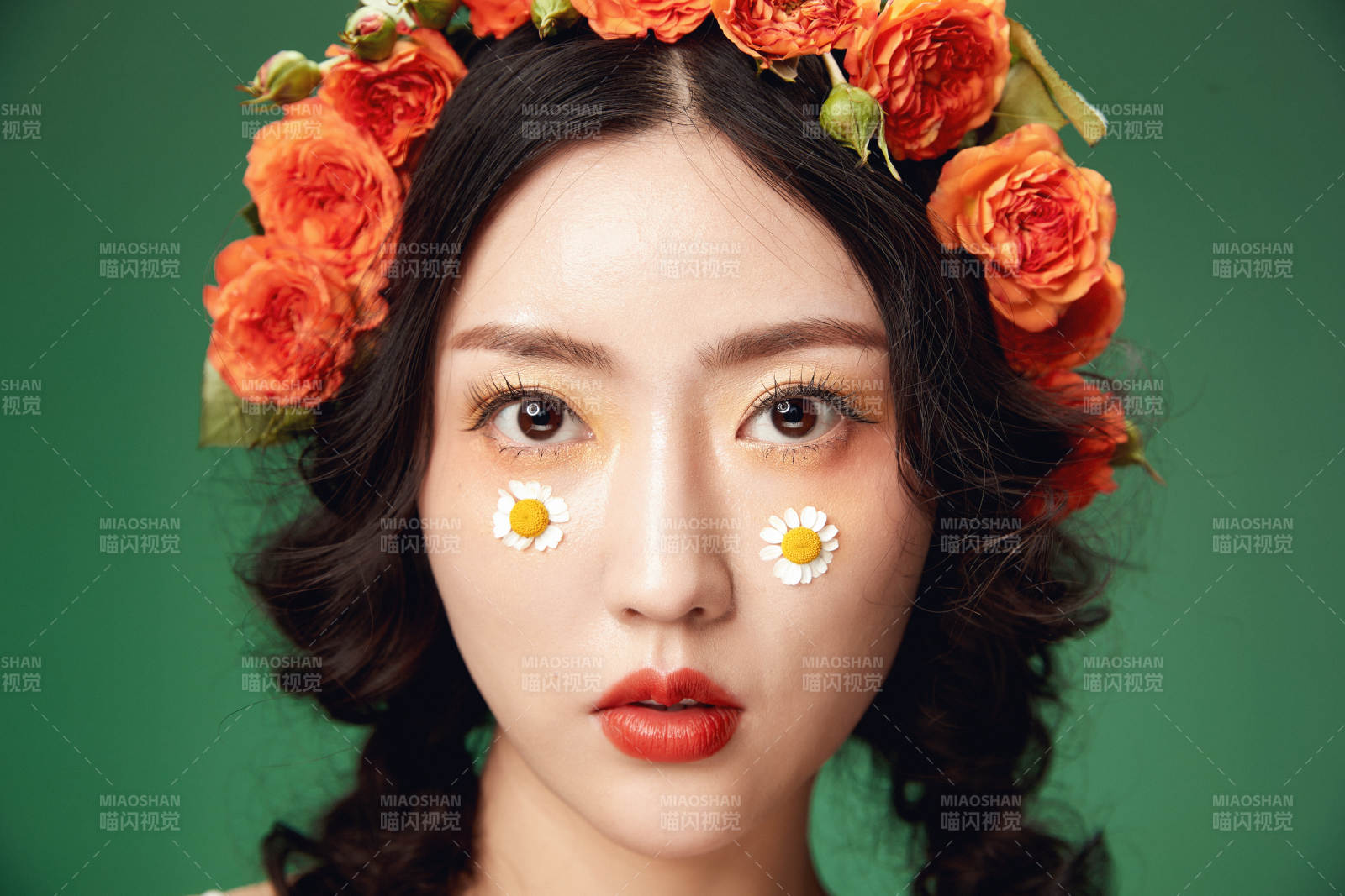 时尚亚洲女性婚纱妆面彩妆图片