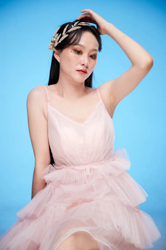 女性婚纱妆面图片