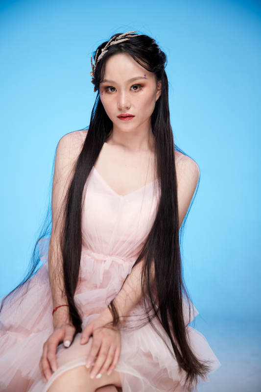 女性婚纱妆面图片