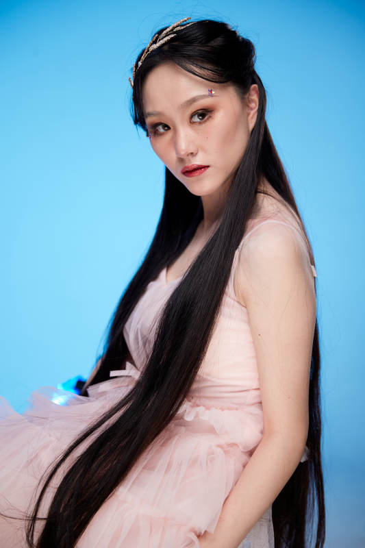 女性婚纱妆面图片