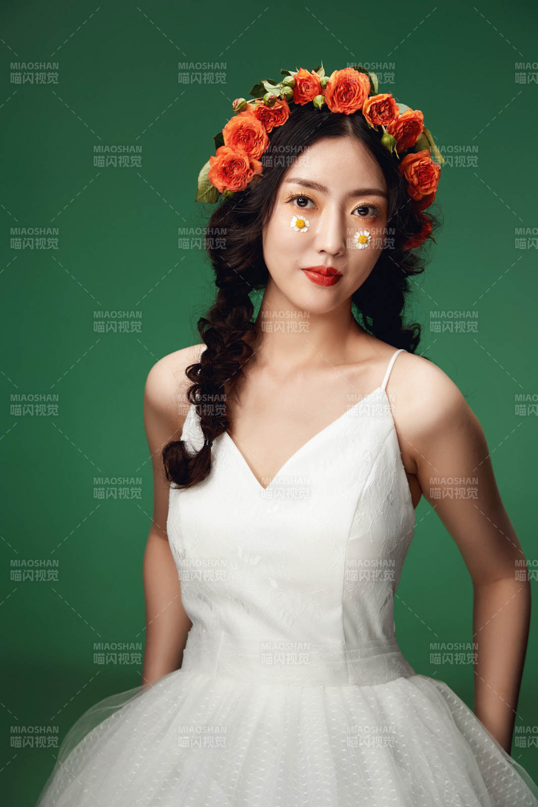 时尚亚洲女性婚纱妆面彩妆图片