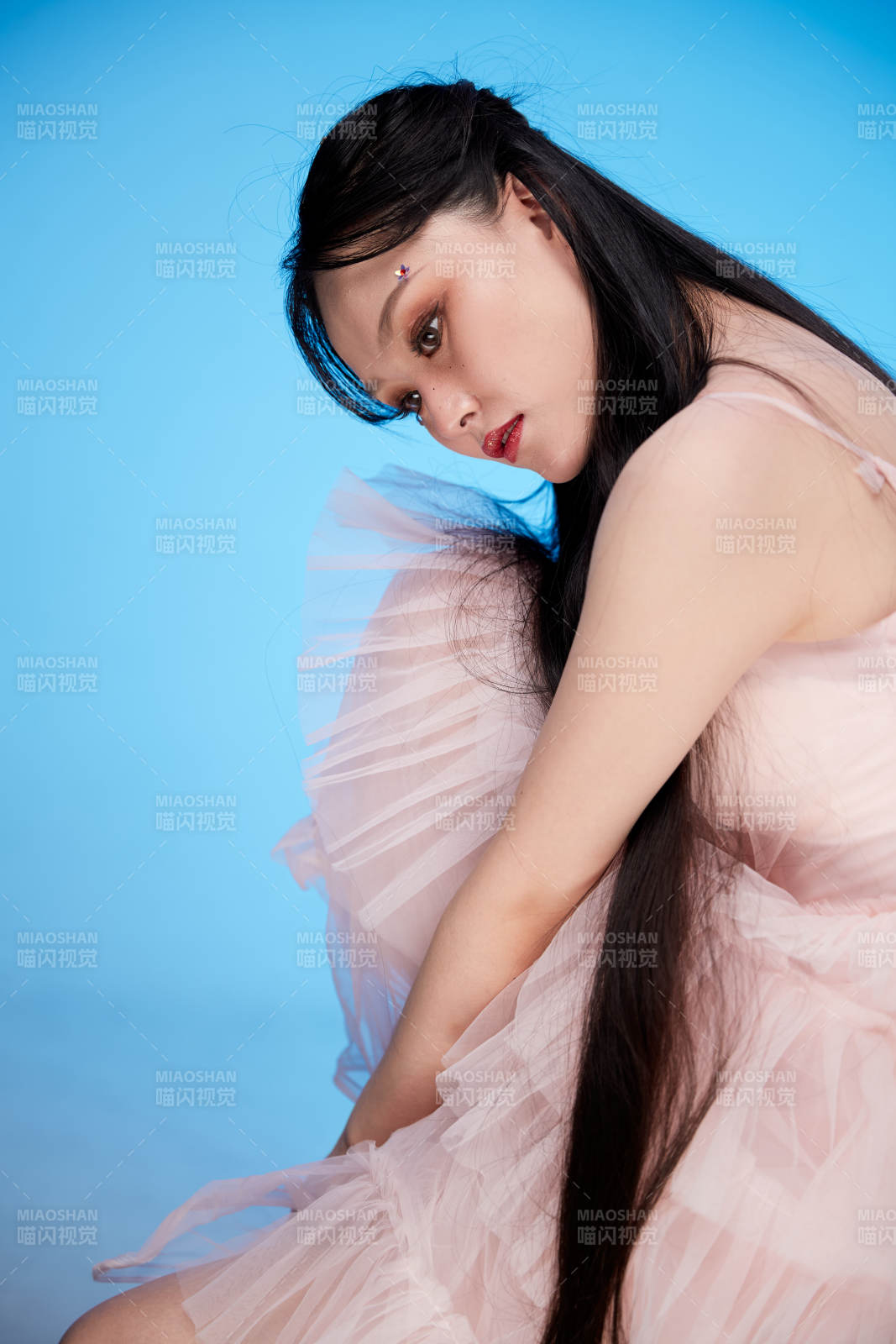 女性婚纱妆面图片