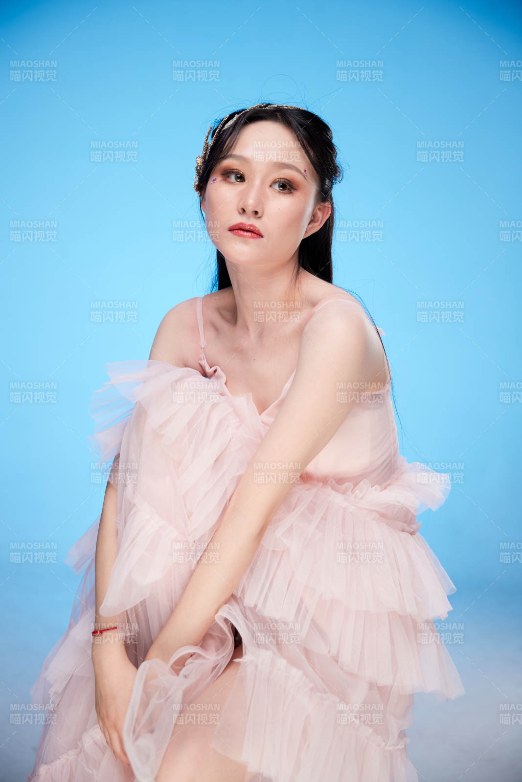 女性婚纱妆面图片