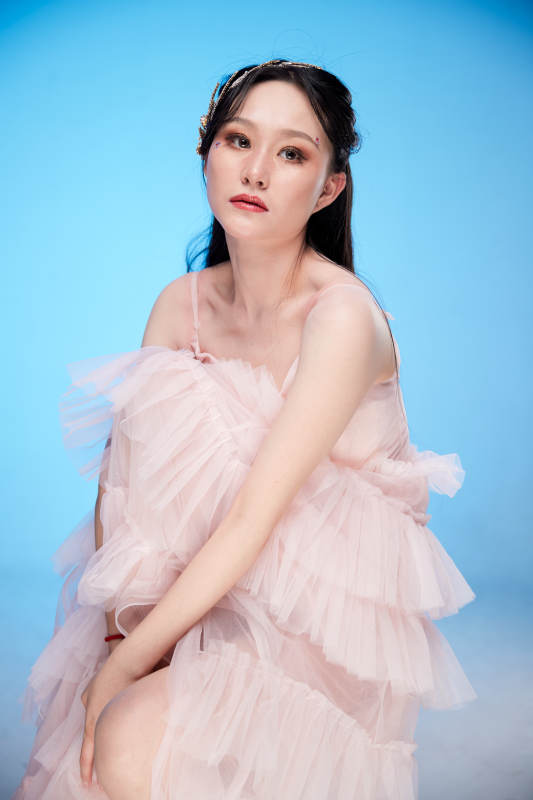 女性婚纱妆面图片