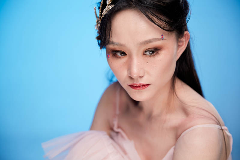 女性婚纱妆面图片