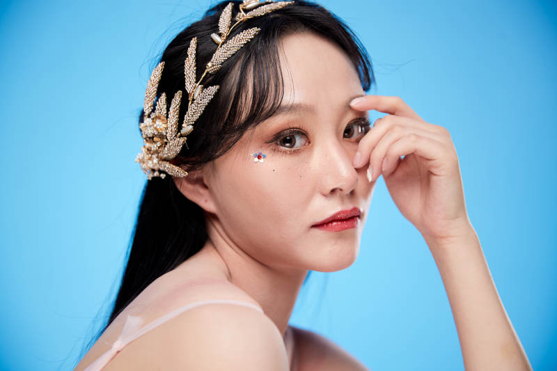 女性婚纱妆面图片