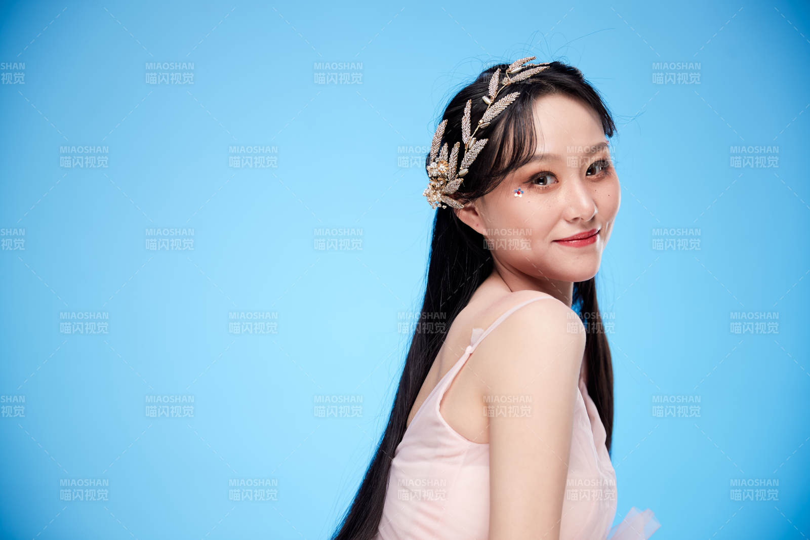 女性婚纱妆面图片