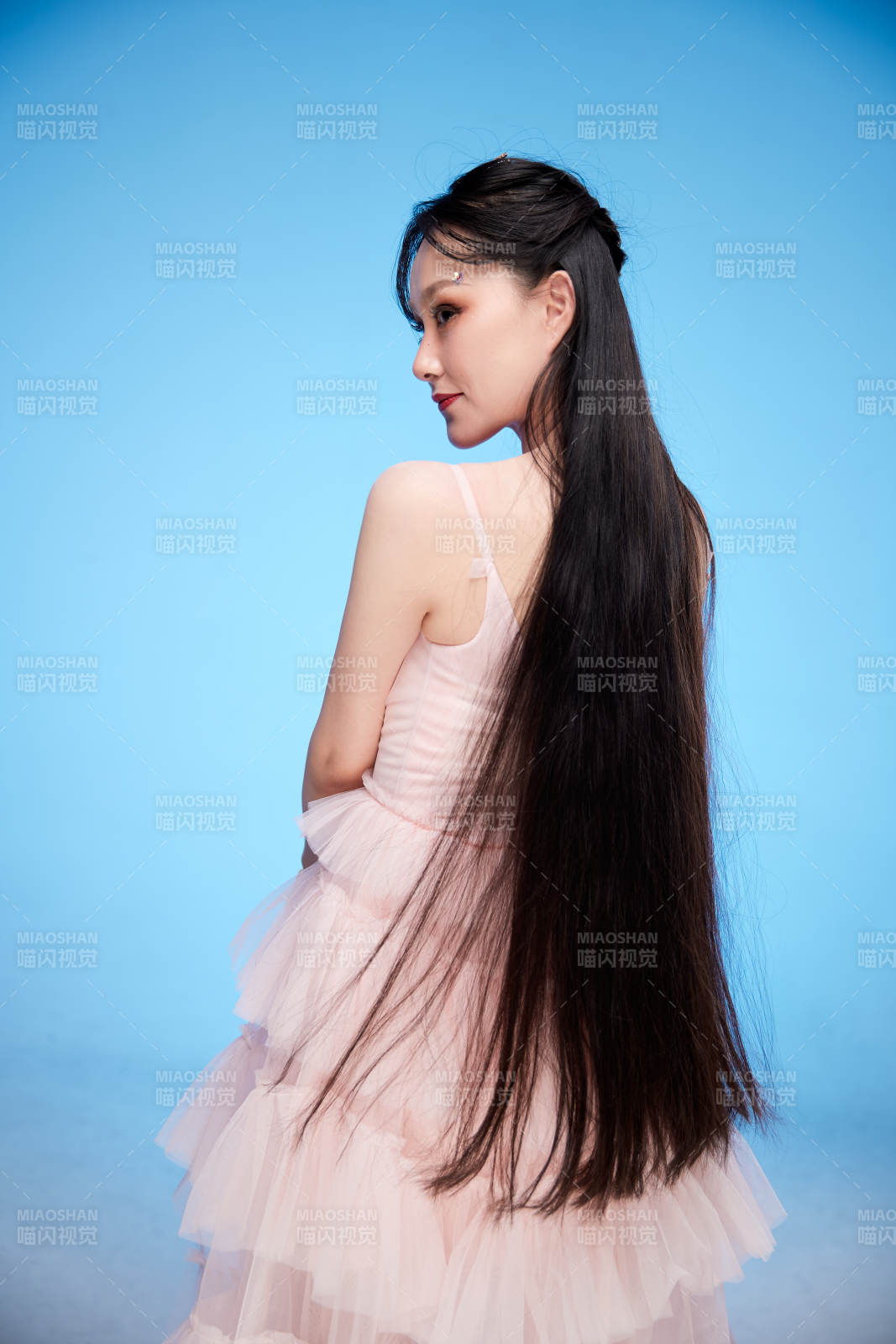 女性婚纱妆面图片