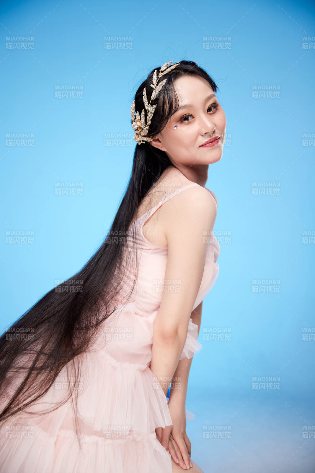 女性婚纱妆面图片