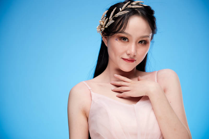 女性婚纱妆面图片