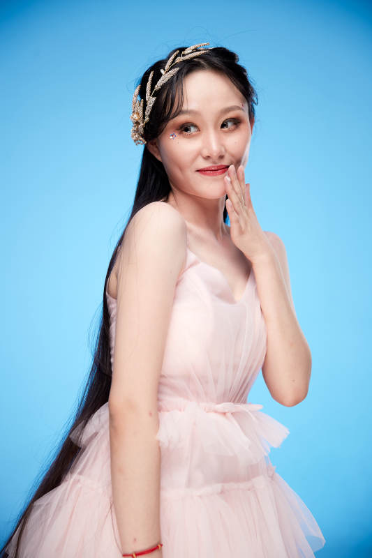 女性婚纱妆面图片