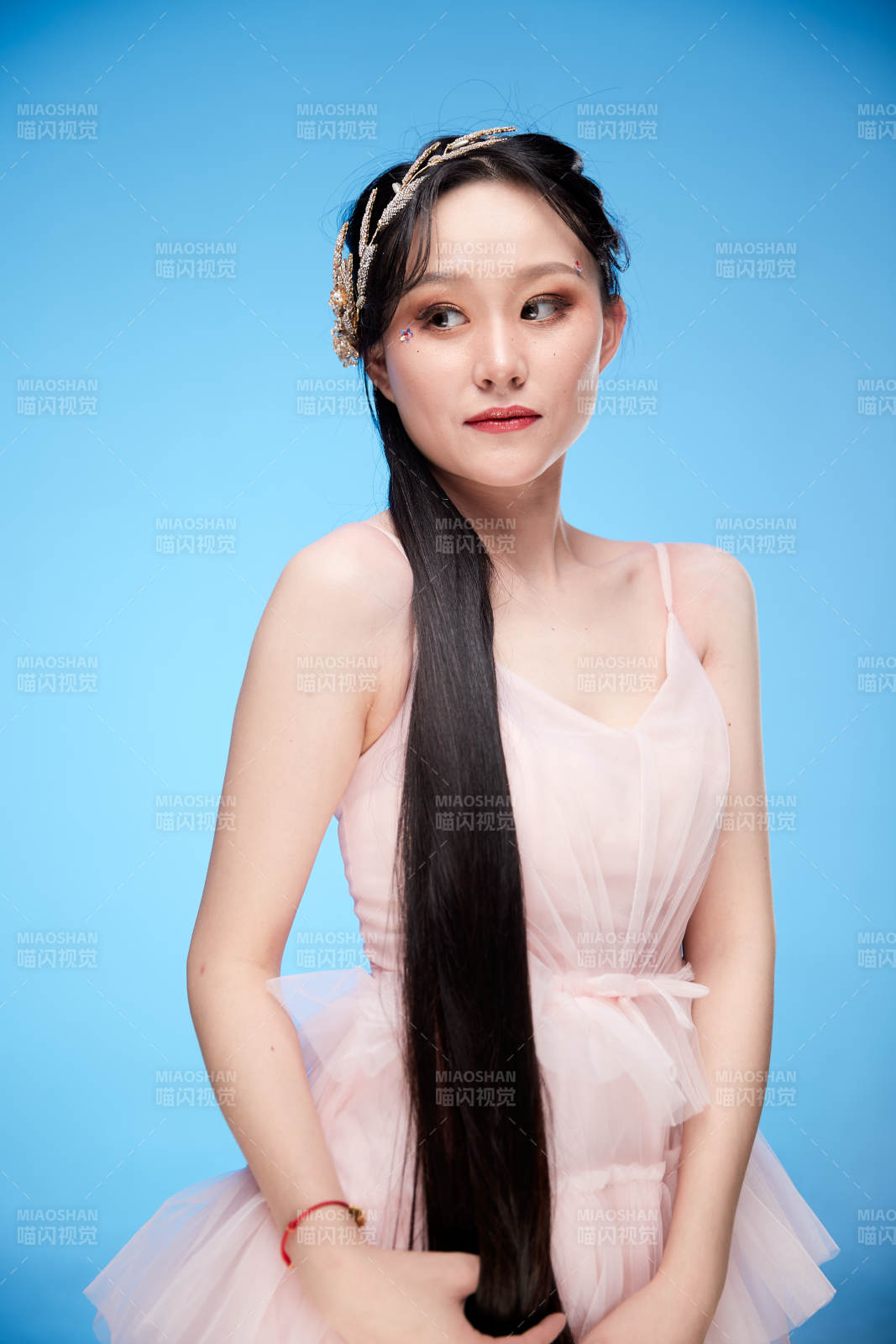 女性婚纱妆面图片