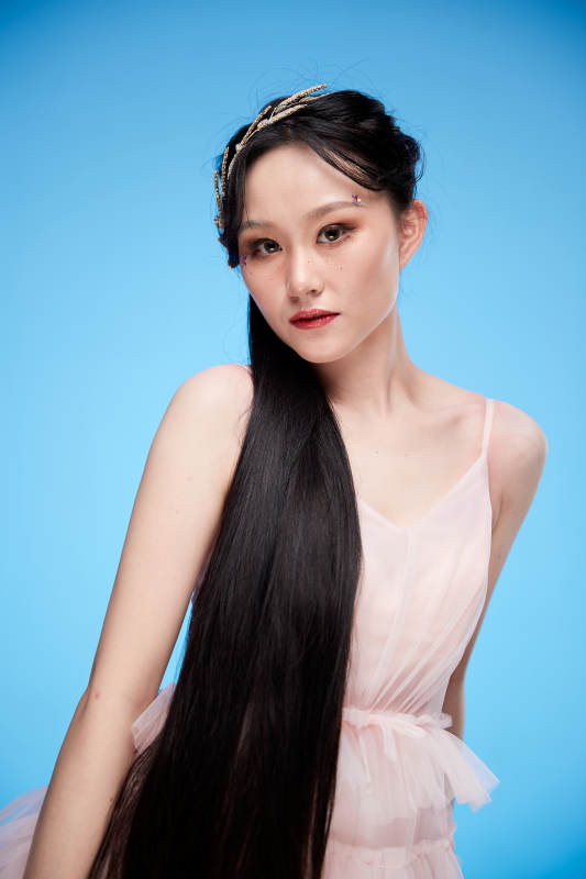 女性婚纱妆面图片