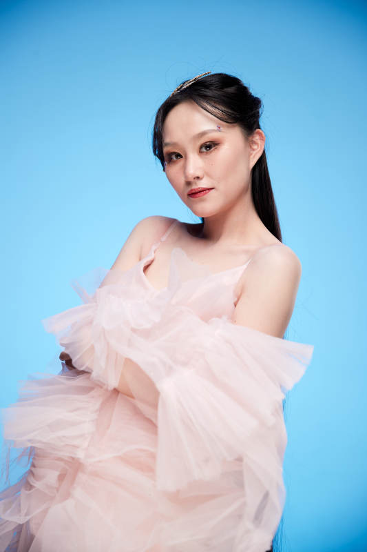 女性婚纱妆面图片