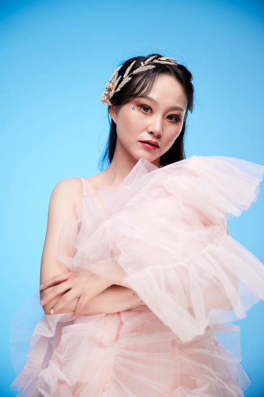 女性婚纱妆面图片