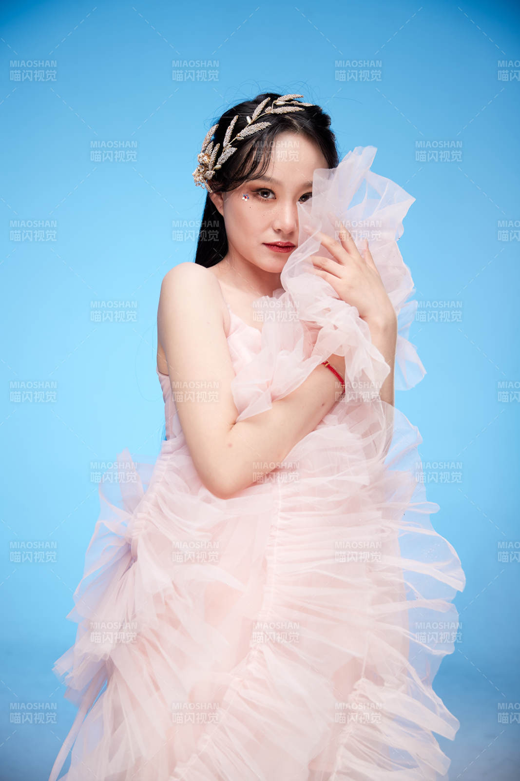 女性婚纱妆面图片