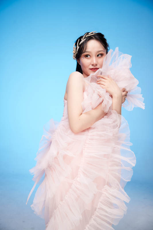 女性婚纱妆面图片