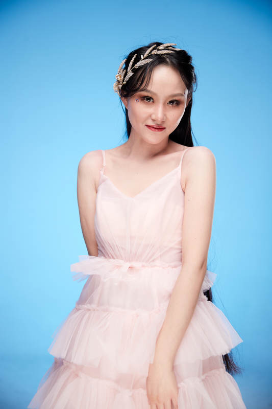 女性婚纱妆面图片