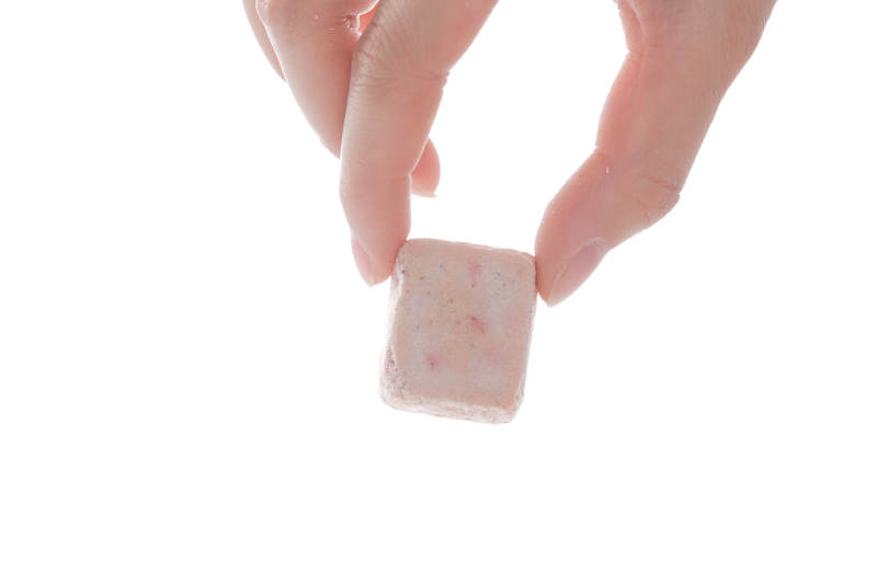 纤细柔美的女性手部特写图片