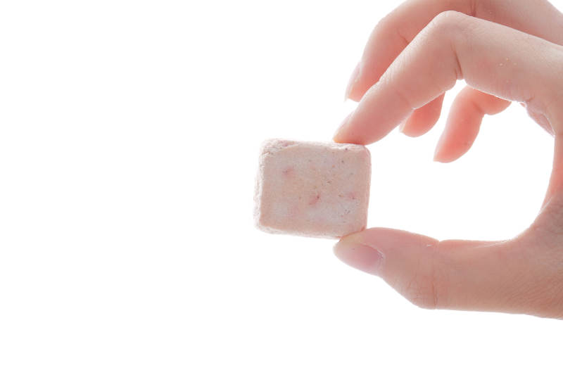 纤细柔美的女性手部特写图片