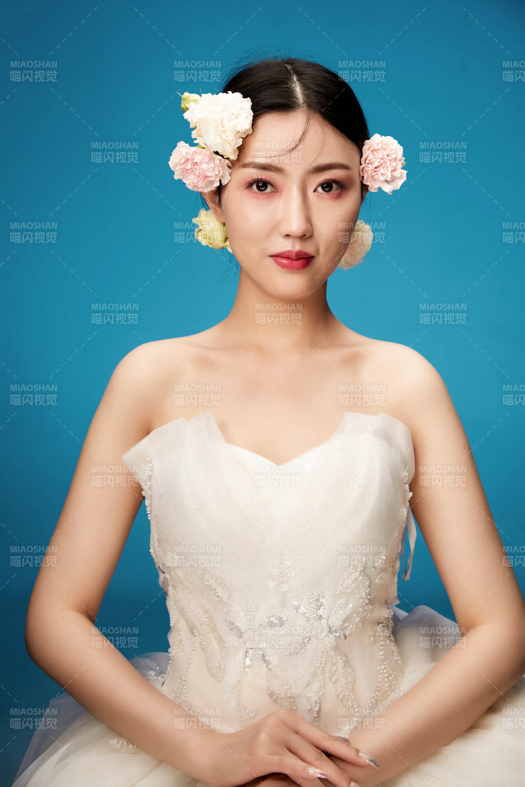 时尚亚洲女性婚纱妆面彩妆图片