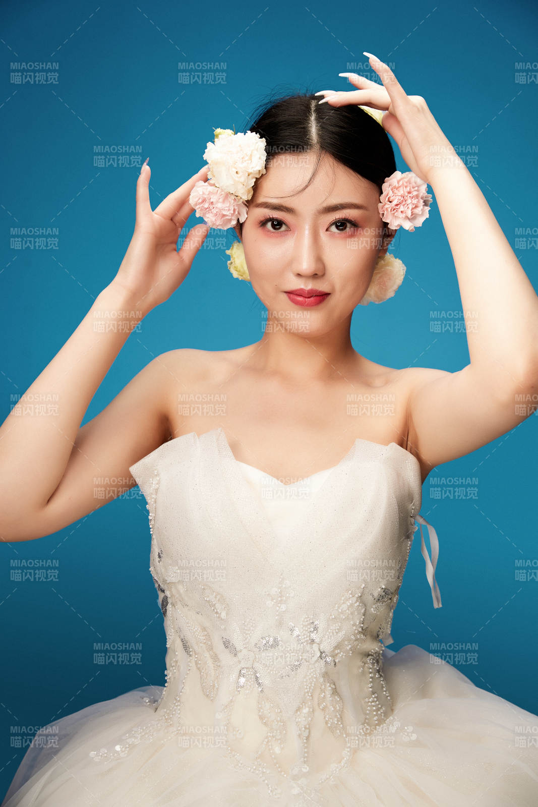 时尚亚洲女性婚纱妆面彩妆图片