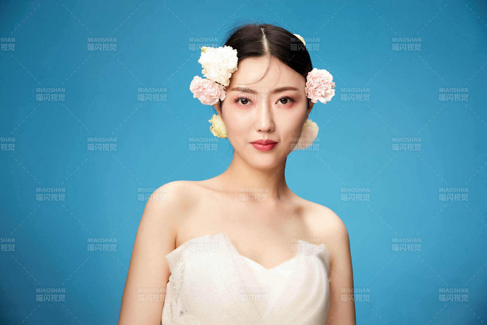 时尚亚洲女性婚纱妆面彩妆图片
