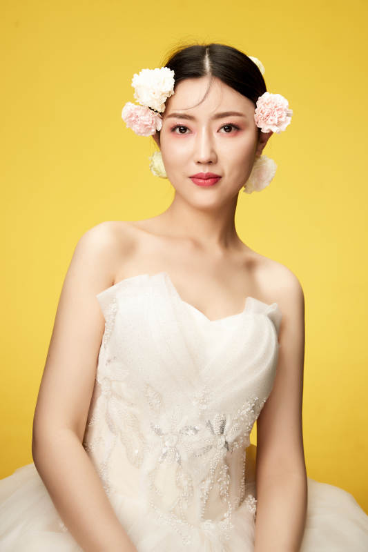 时尚亚洲女性婚纱妆面彩妆图片