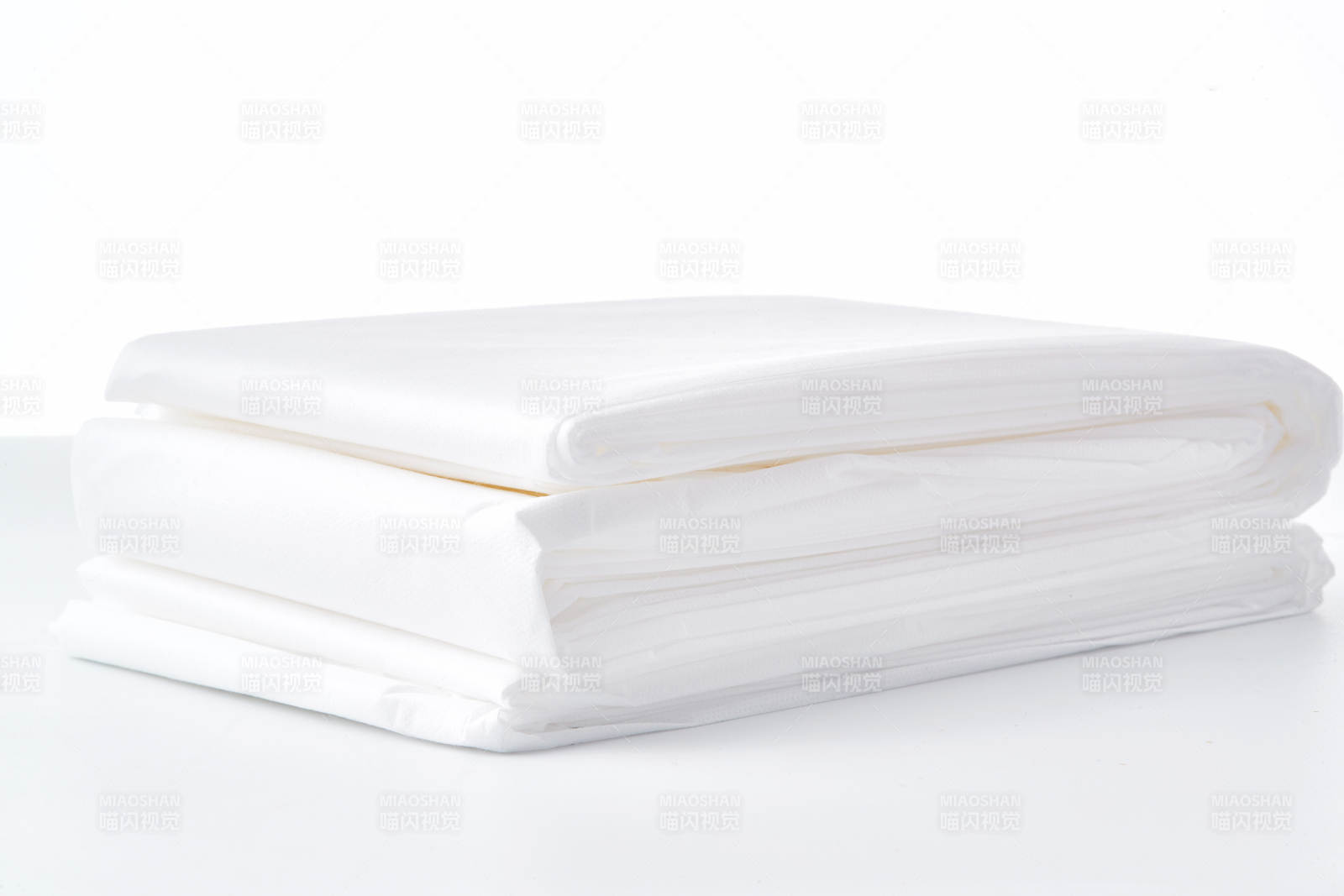 一次性旅行酒店清洁用无纺布浴巾图片