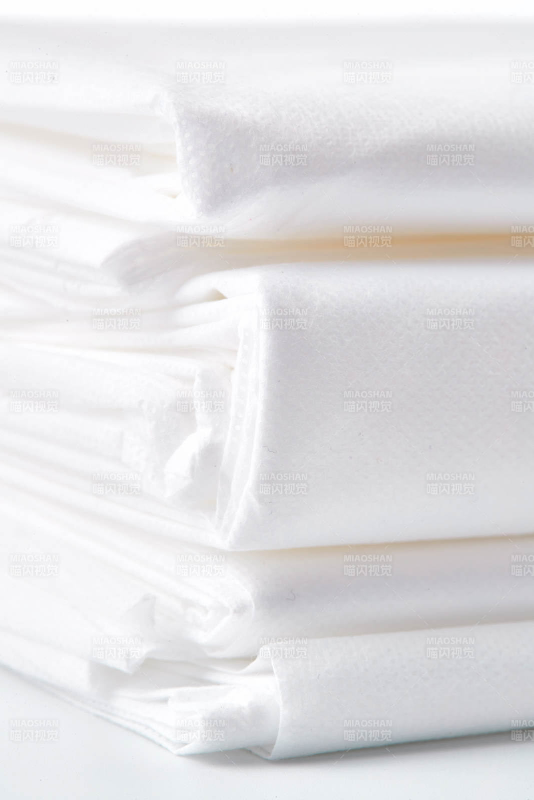 一次性旅行酒店清洁用无纺布浴巾图片