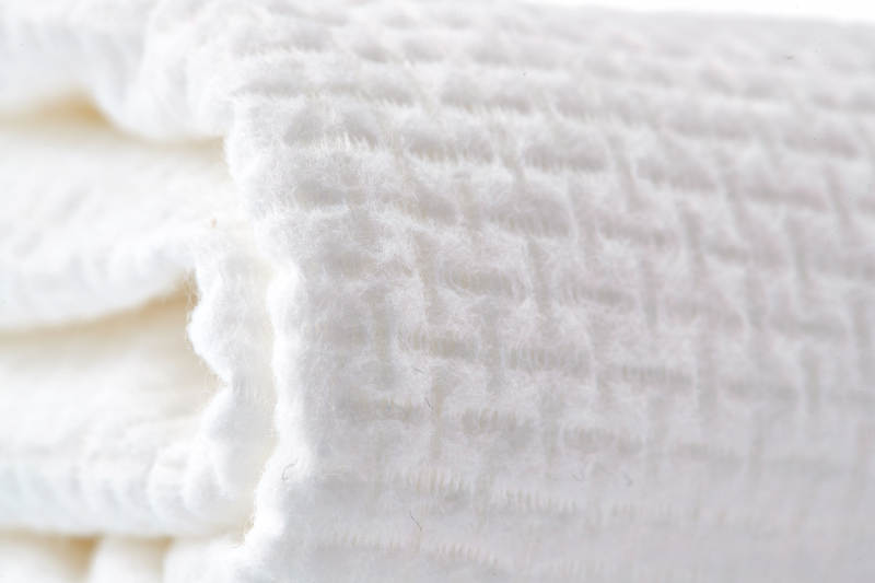 一次性旅行酒店清洁用无纺布浴巾图片