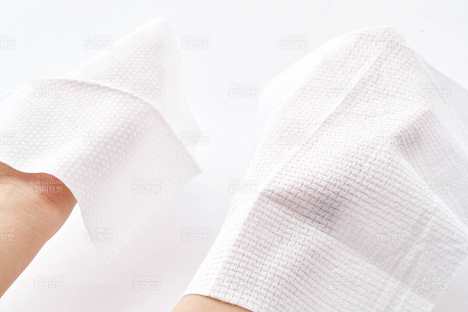 一次性旅行酒店清洁用无纺布浴巾图片