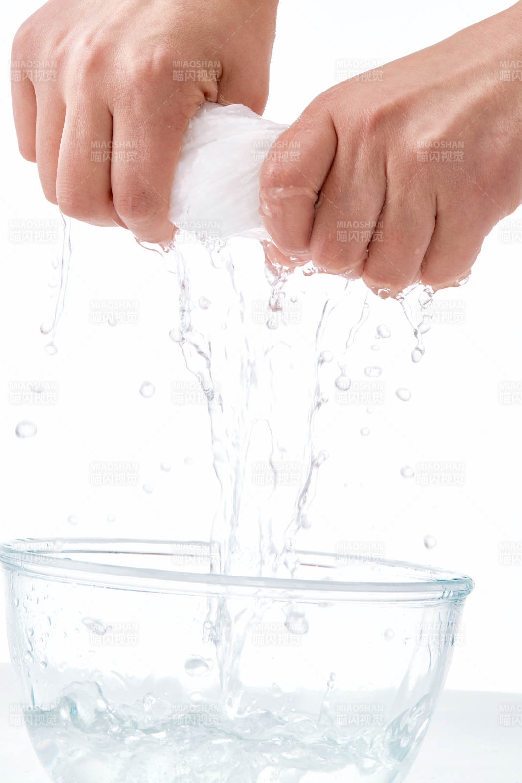 一次性旅行酒店清洁用无纺布浴巾图片