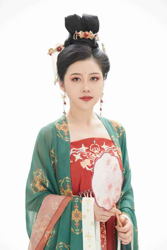 大唐风韵女性古装造型图片