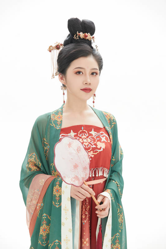 大唐风韵女性古装造型图片