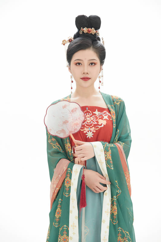 大唐风韵女性古装造型图片