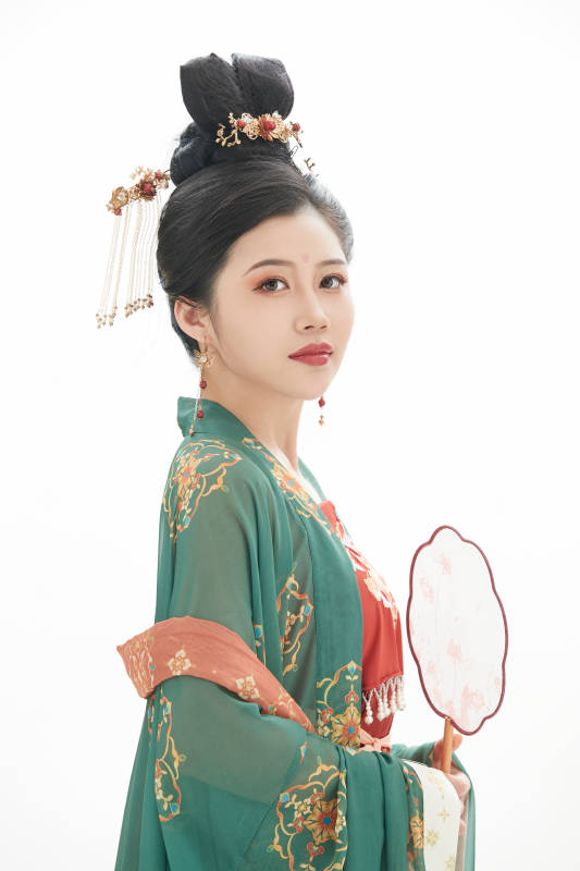 大唐风韵女性古装造型图片