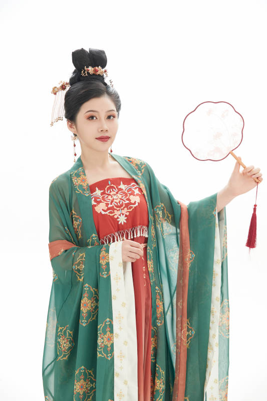 大唐风韵女性古装造型图片