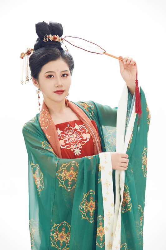 大唐风韵女性古装造型图片
