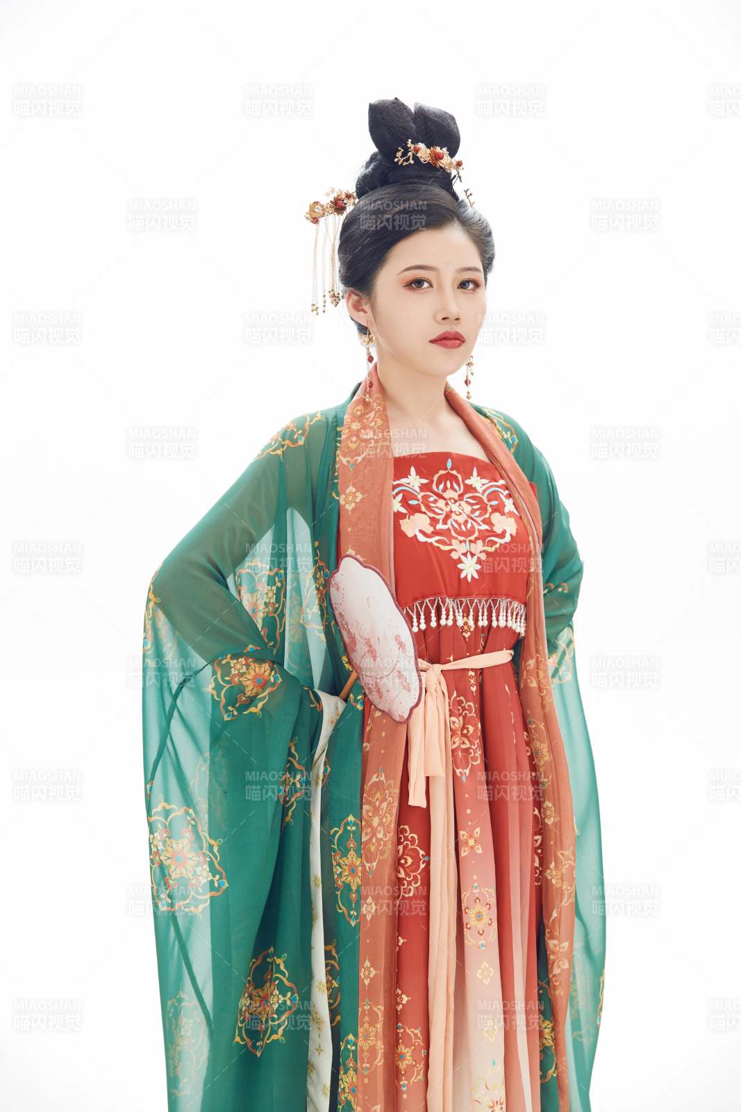 大唐风韵女性古装造型图片