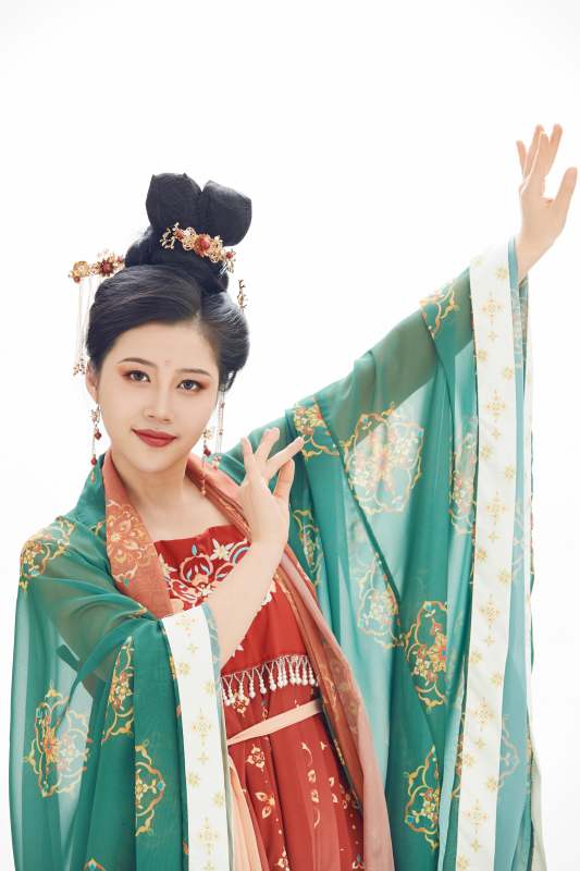 大唐风韵女性古装造型图片