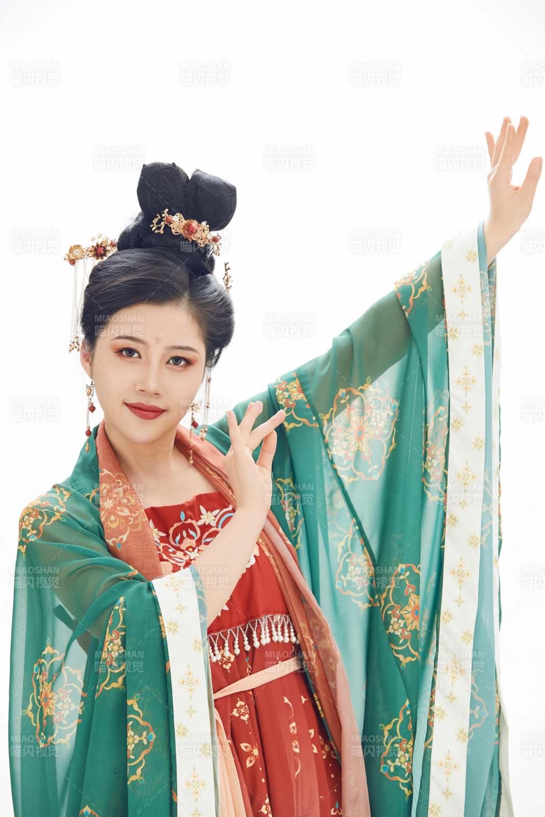 大唐风韵女性古装造型图片