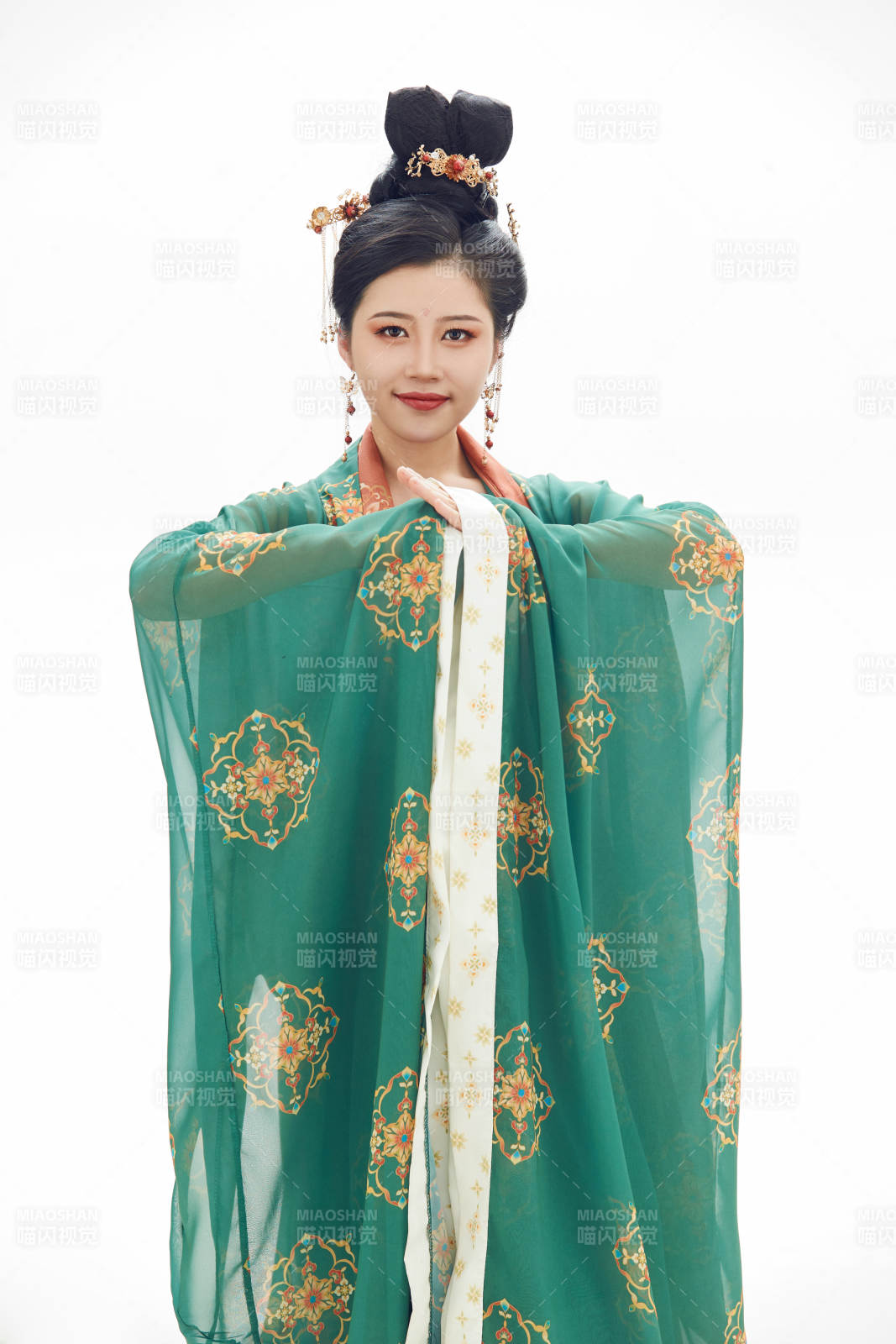 大唐风韵女性古装造型图片