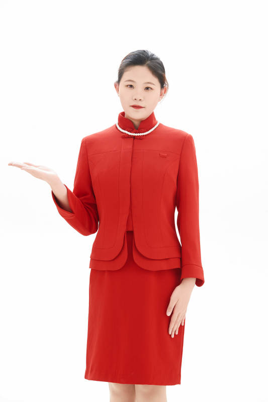 白色背景下的酒店女性高级服务员图片